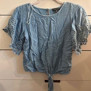 Never worn but needs to be steamed! Cute crop tshirt
